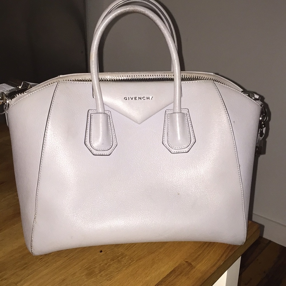 Givency purse